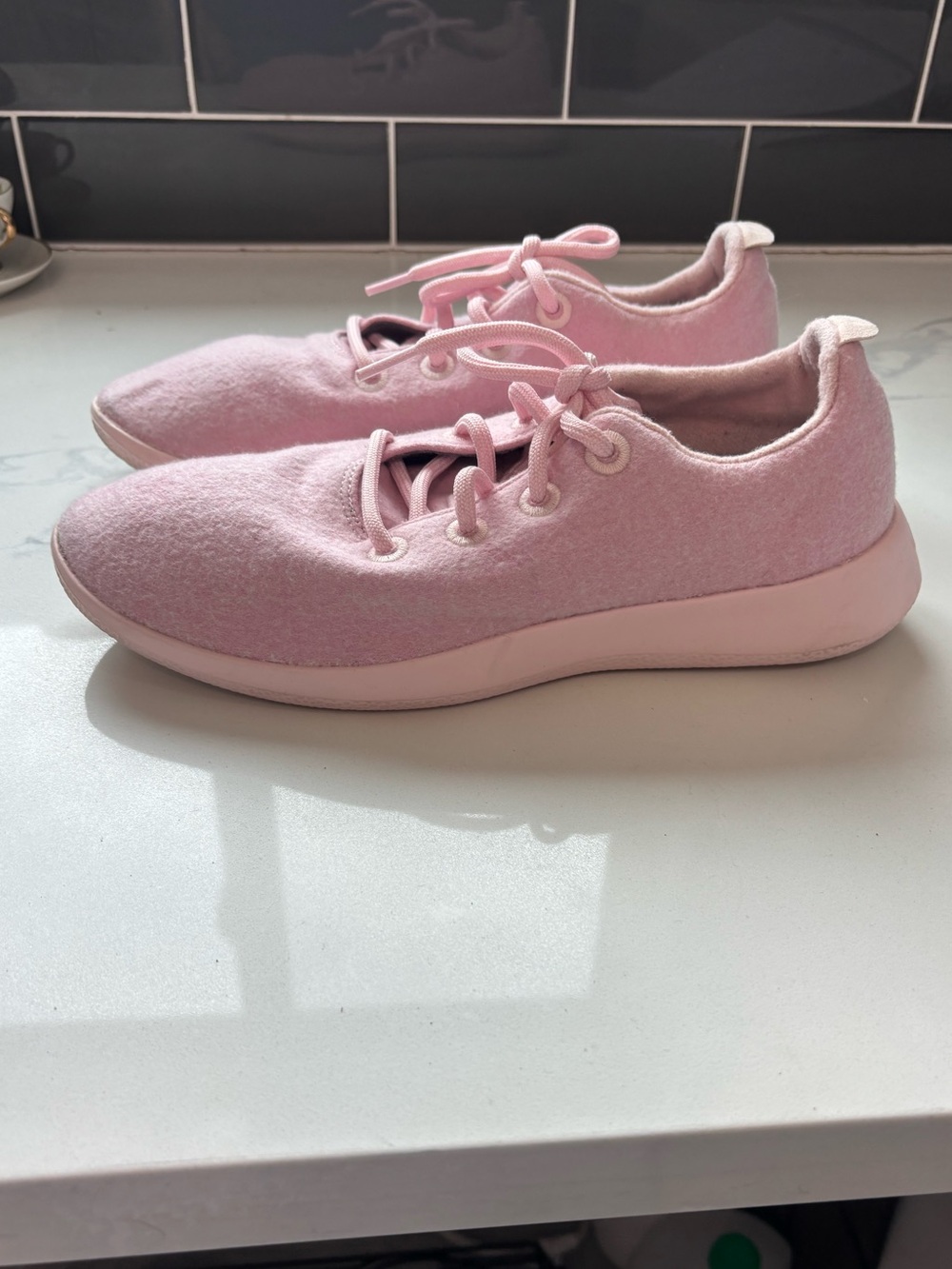 allbirds Women's Pale Pink Wool Lace-Up Runner Sneakers Size 11